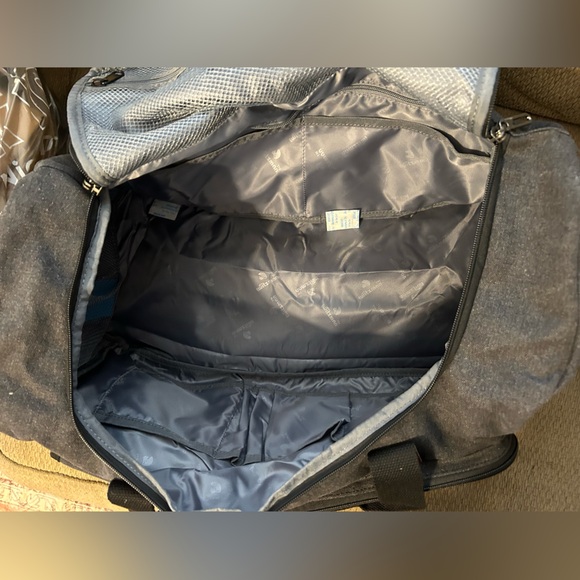 Black Canvas Witzman Travel Duffel Bag - Picture 5 of 7